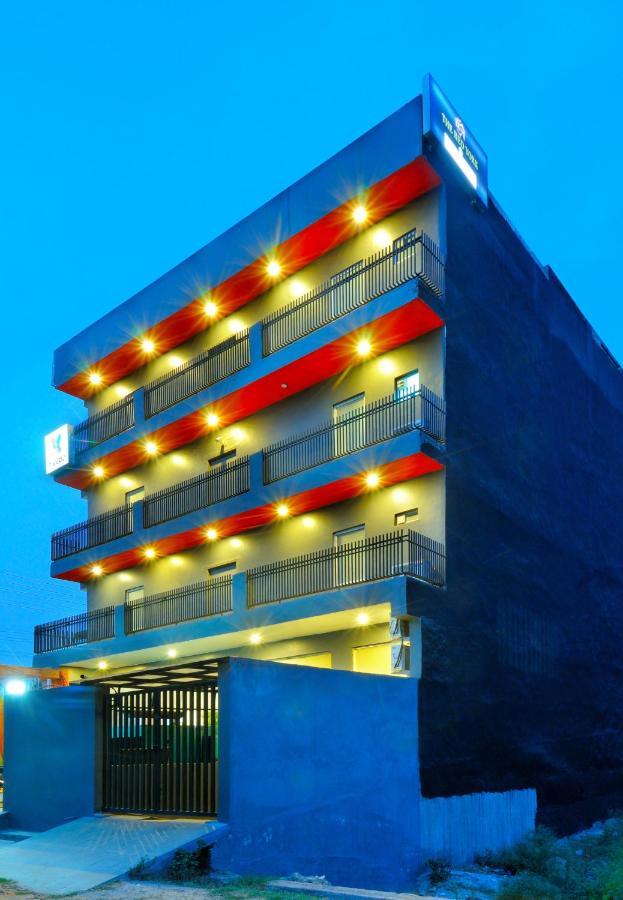 Hotel The Red York Ghaziabád Exteriér fotografie
